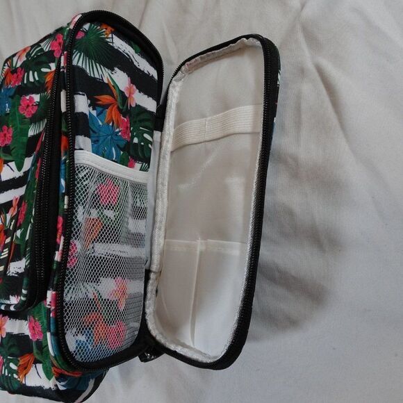 Booeen Floral Toiletry Bag. - Picture 7 of 9